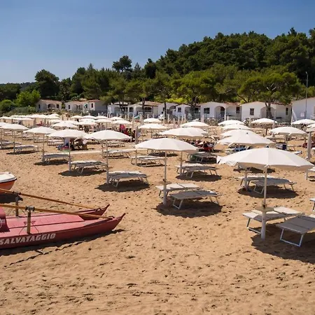 Parco vacanze Villaggio Turistico Grotta Dell'acqua 3*